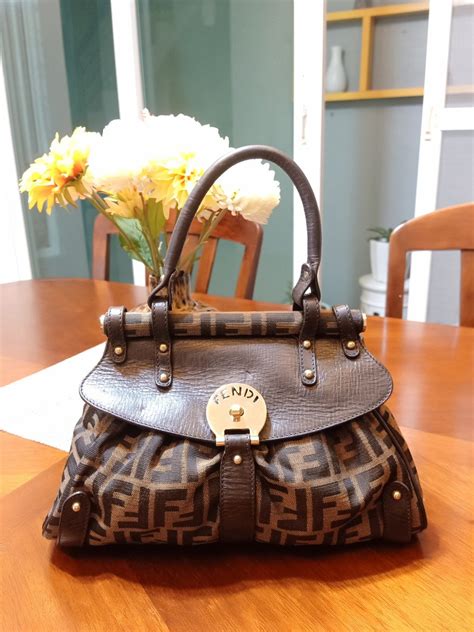 fendi zucca magic bag